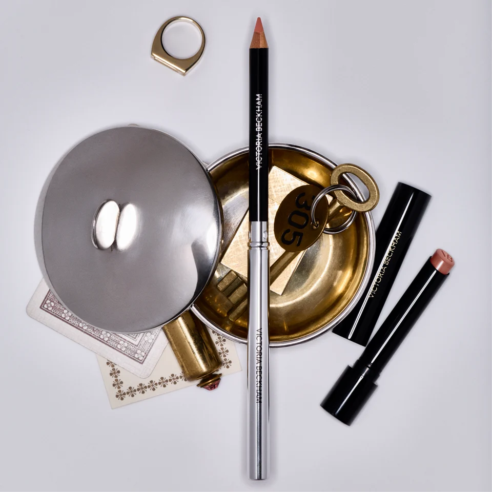 Lip Definer